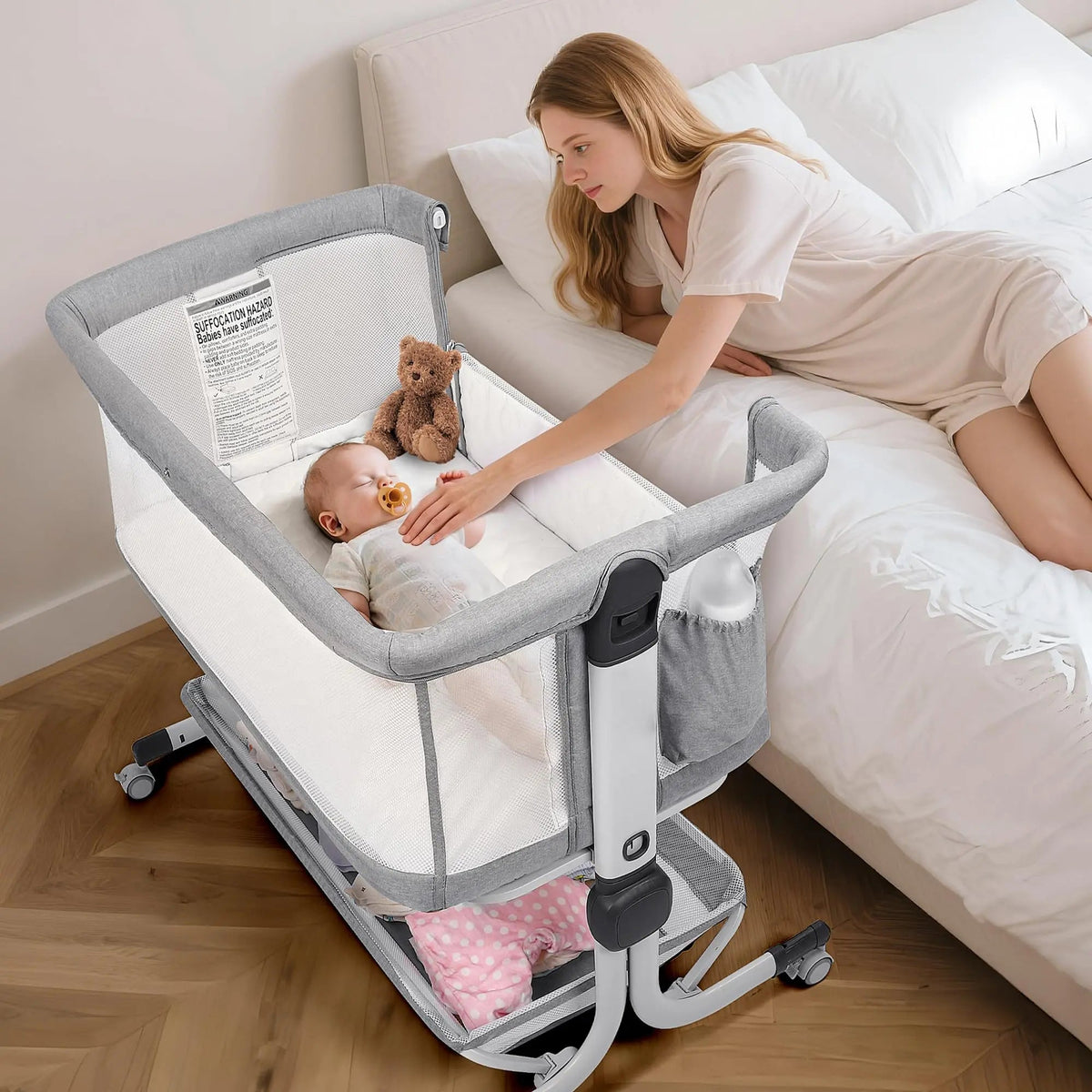 Momfann 4-in-1 Bedside Bassinet for Newborns